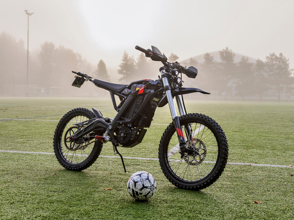 2026 Zero XB Black-decals action-001
