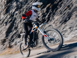 2026 Zero XB sahkomopo Action-013